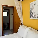 Artemis Mezonetes Apartment