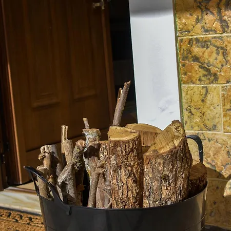 아파트 Artemis Mezonetes 칼라브리타