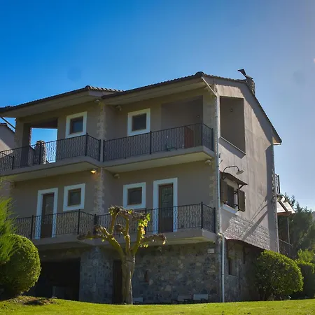 아파트 Artemis Mezonetes 칼라브리타