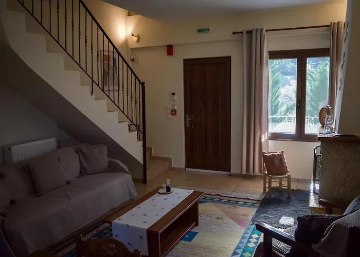 Artemis Mezonetes Apartment