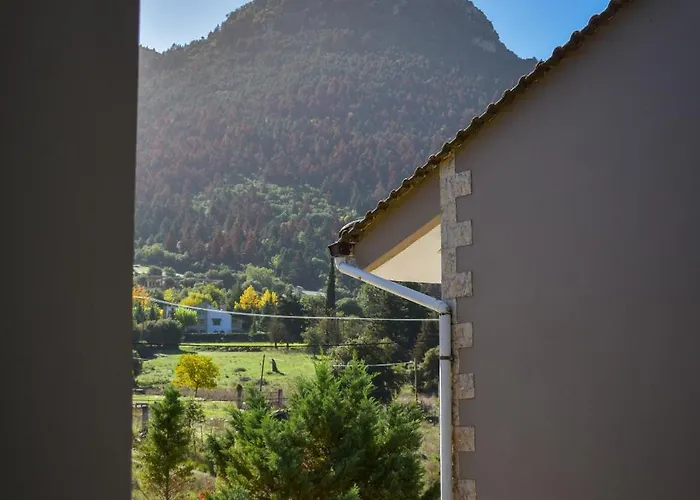 Artemis Mezonetes Kalavryta